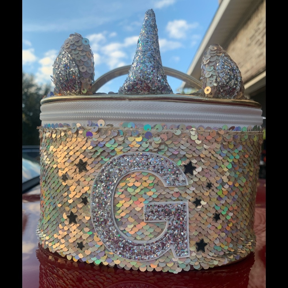 🦄⭐️🌈Gold unicorn makeup bag initial G🦄⭐️🌈